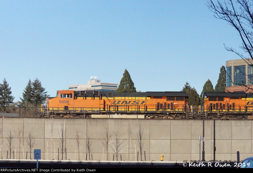 BNSF 6996